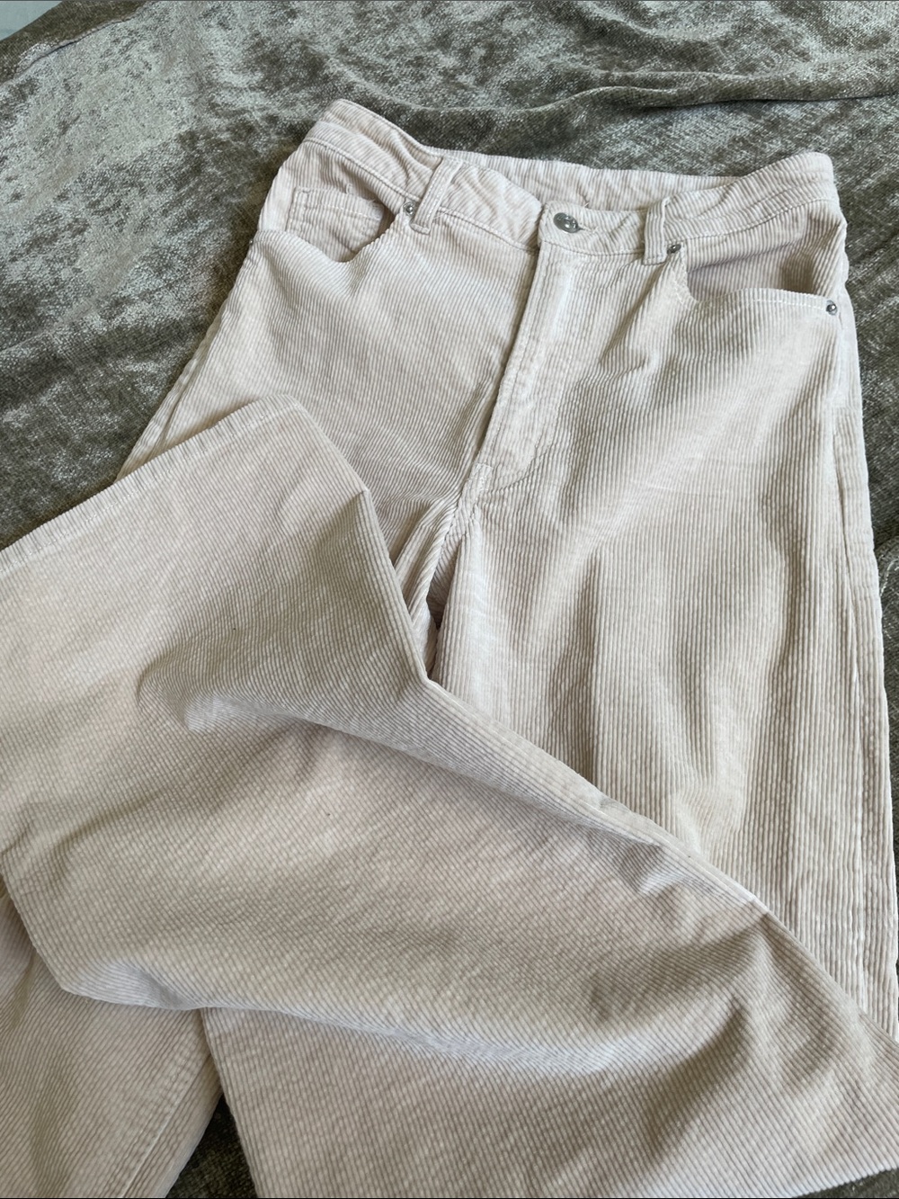 Divided Wide-Leg Corduroy Jeans in Soft Cream